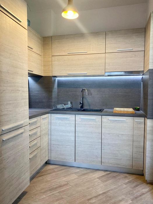 Дава се под наем Тристаен апартамент в Варна, Зимно кино Тракия - 90 кв.м за 600 € - Снимка #4