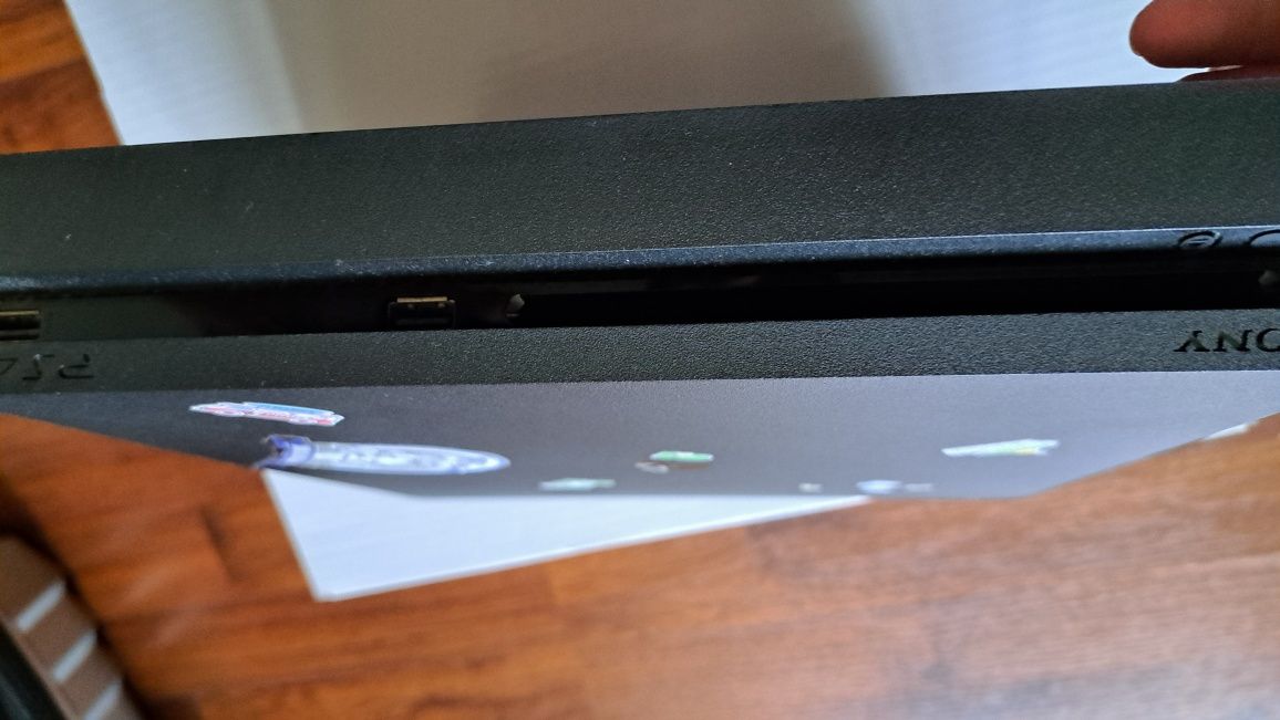 Playstation 4 slim