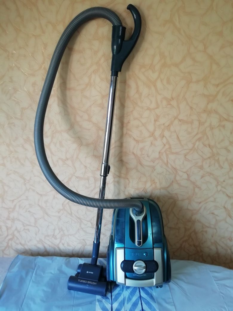 Продам пылесос VITEK.