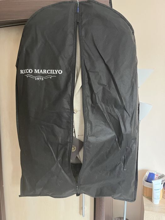 Costum barbatesc crem/nud marimea 52 nou