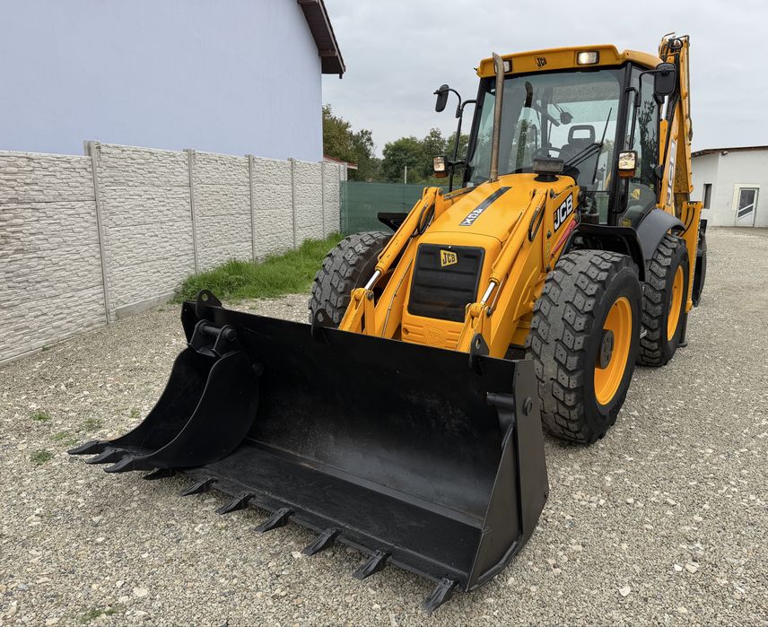 Buldoexcavator JCB 4 cx ,6100 ore.RECENT ADUS