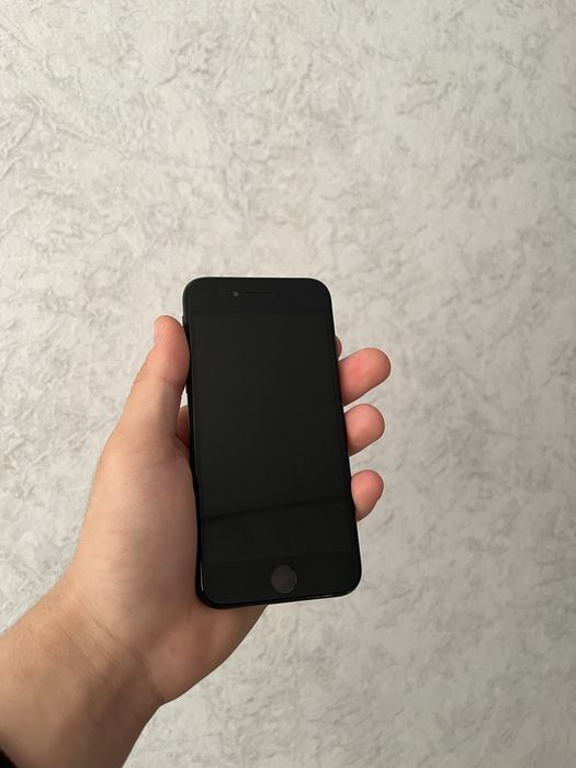 продам айфон se2020