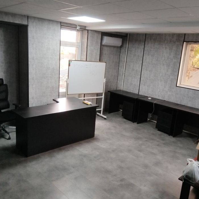 На Лабзаке в Бизнес Центре Офис 110м2