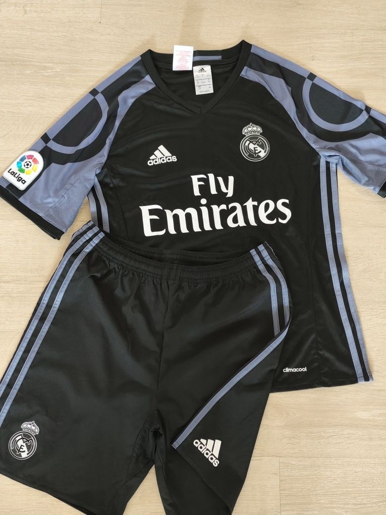 Оригинални екипи на Adidas