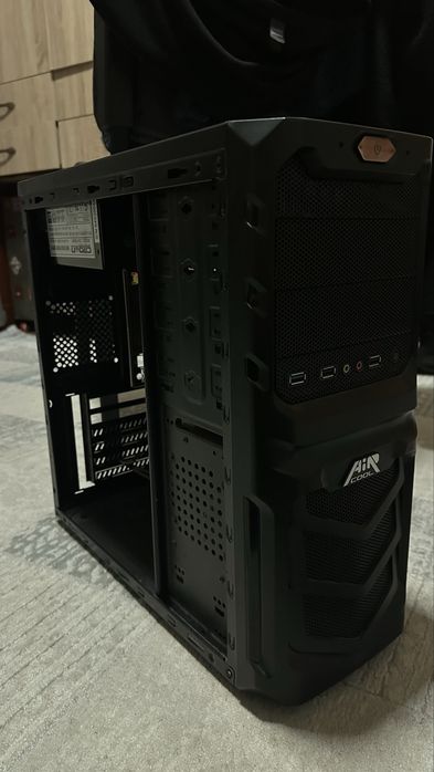 Корпус Aircool + Блок питания Crown 500W + все кабели