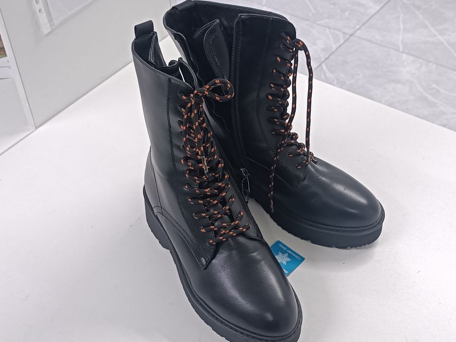 Новые зимние сапоги 38 размера