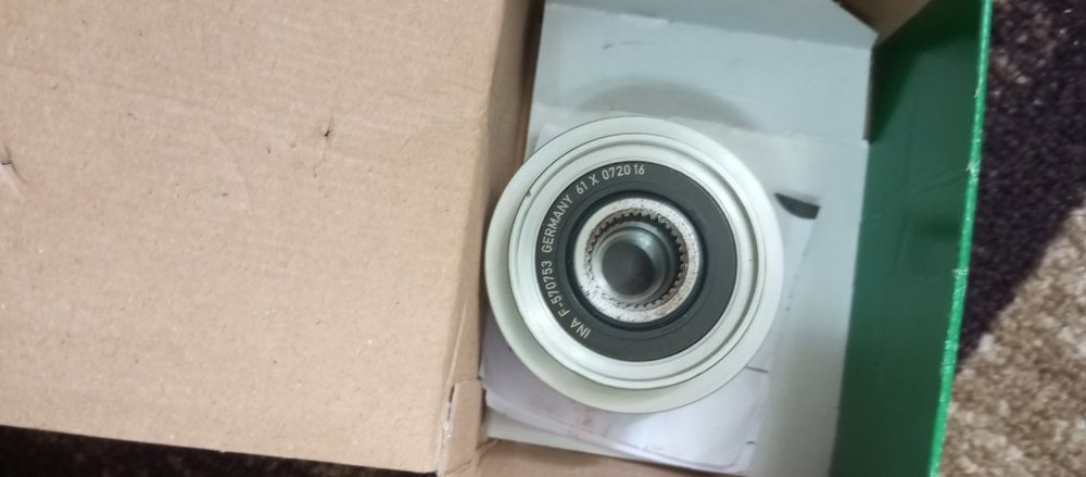 Toyota! Ролка алтернатор