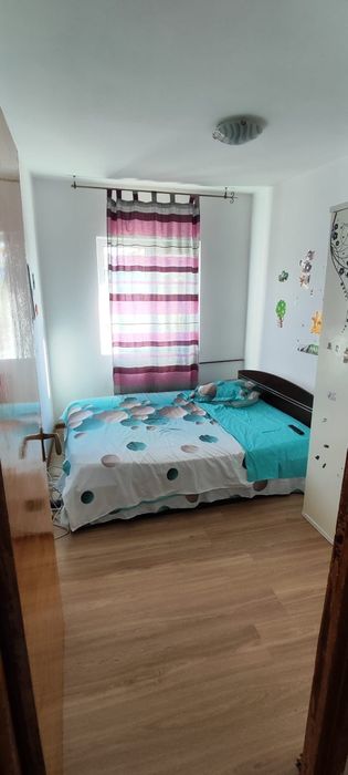 Închiriez apartament cu 3 camere zona vest General Eremia Grigorescu