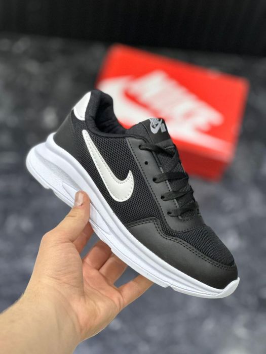 Adidasi unisex comozi