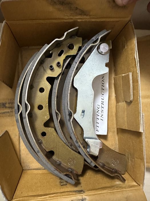 Колодки  на Toyota Carina E