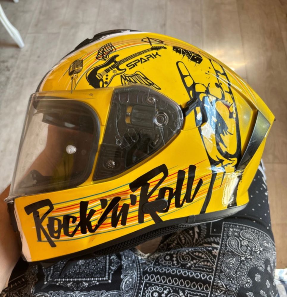 Cască Spark ROCK'N'ROLL Black Gloss