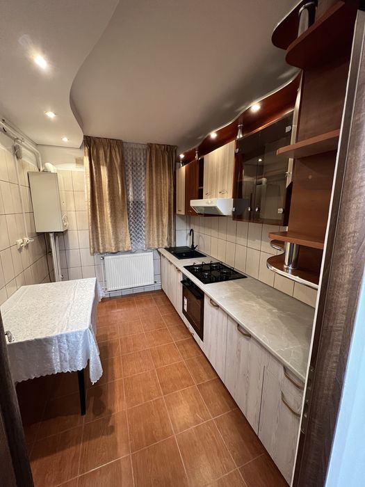 Inchiriez apartament zona gara