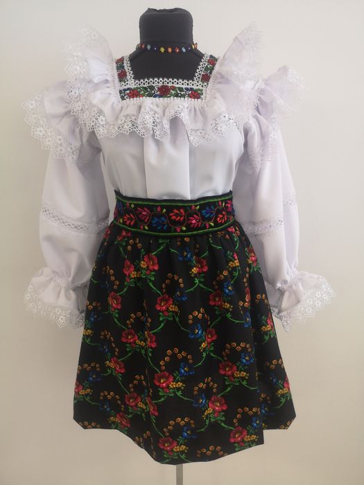 Costum popular pentru femei de Maramures