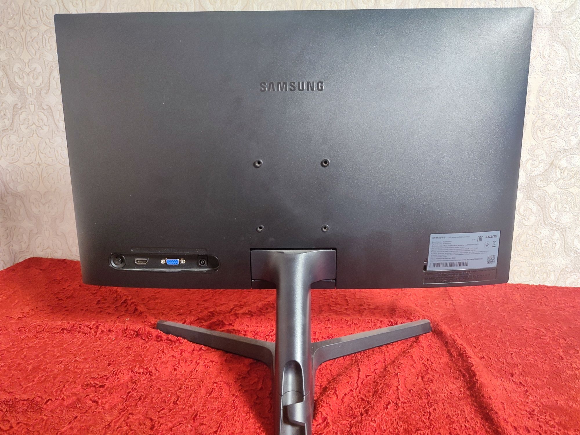 Монитор Samsung 23.8" S24R350FHI