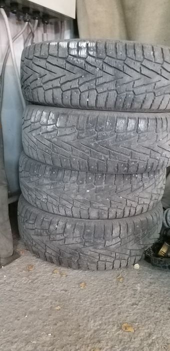 Зимние шипованные шины 265/65 r17