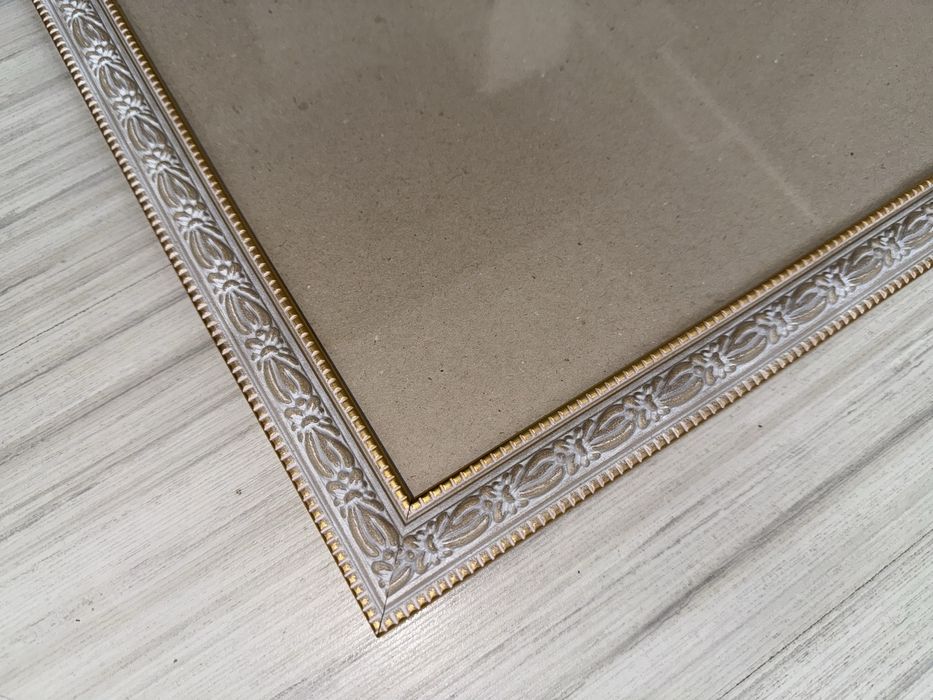 10 лева нова рамка за снимки и др. 30/40 см.