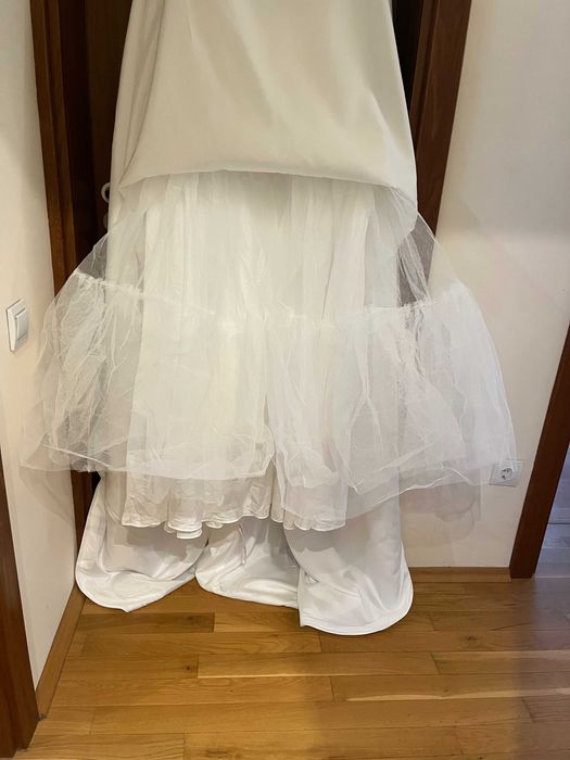 НОВА JJ`S HOUSE Булчинска рокля дълга с шлейф М L EU40 UK12