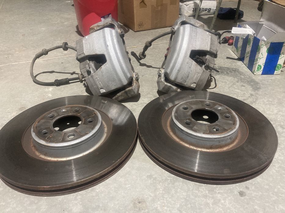 Спирачни апарати+ дискове и накладки за Ауди А6.А4.А8