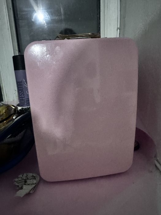 Продам холодильник для косметики