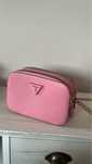 Розова чанта GUESS