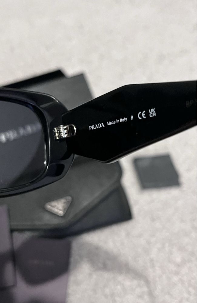 Слънчеви очила Prada symbole