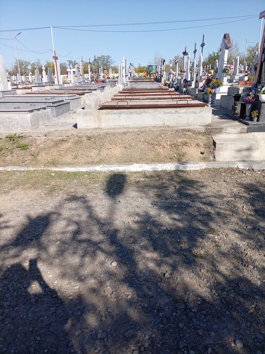 Vand loc de veci  cimitirul nord Craiova