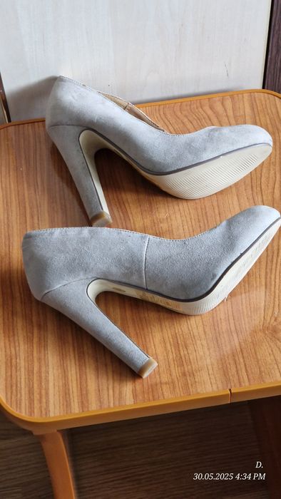 Pantofi noi  numărul 35