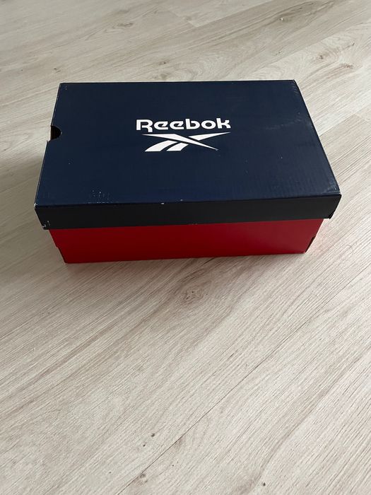 Нови Кожени кецове Reebook, размер 35