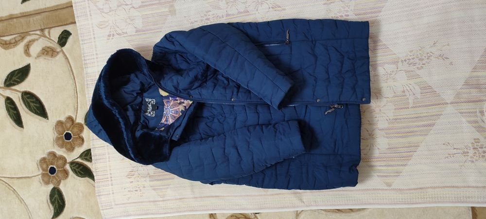 Женские куртки и жилетка