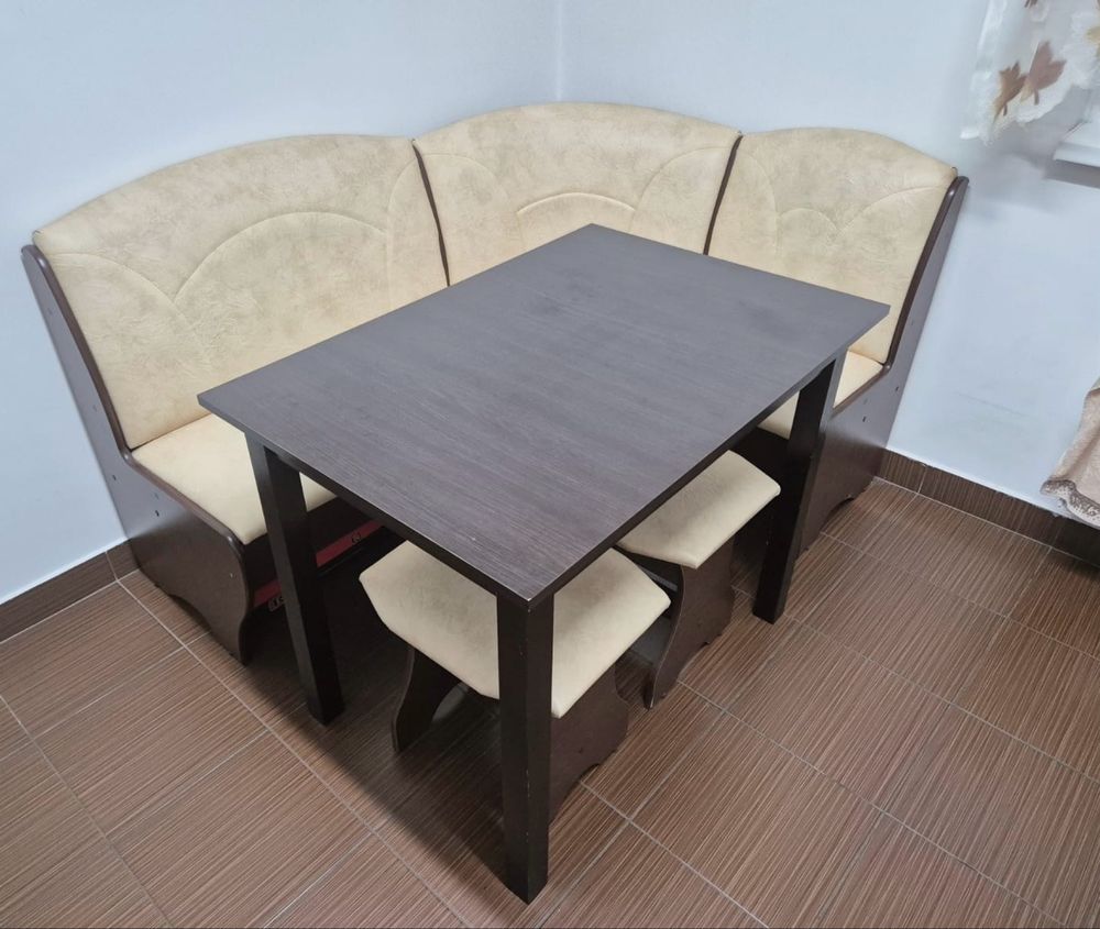 Coltar bucatarie + masă