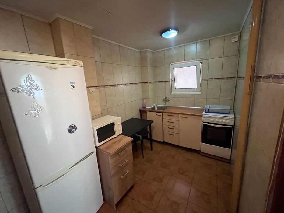 Inchiriez apartament modern/economic cu 2 camere zona Bd. 1 Decembrie
