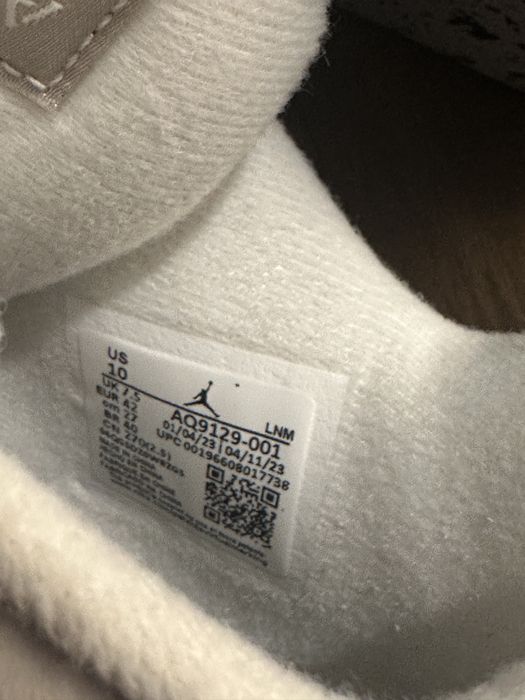 Jordan 4 Frozen Moments