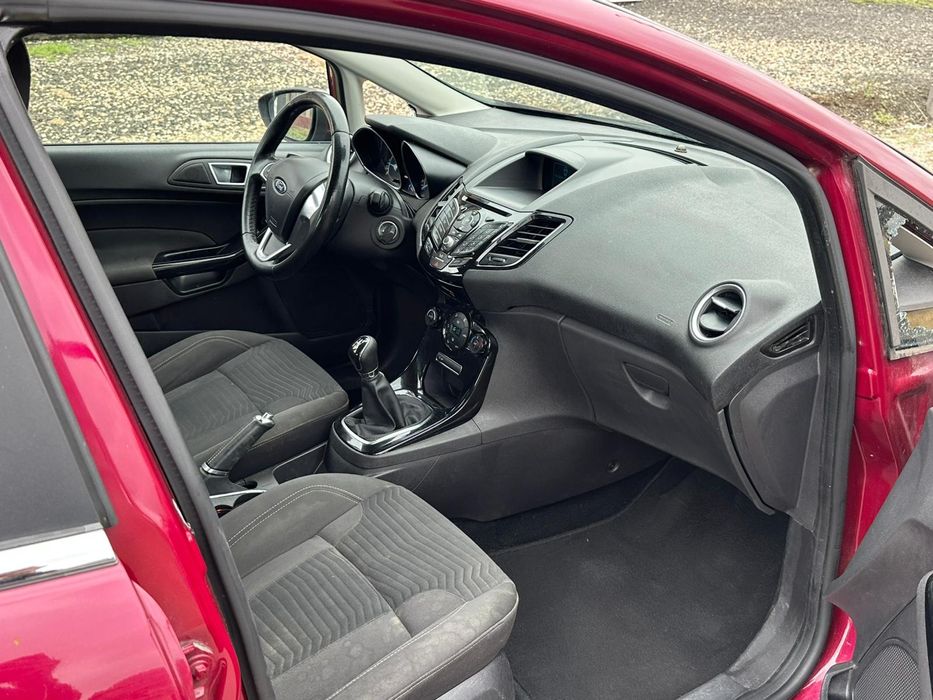 Ford Fiesta Titanium 1.5tdci 2016 Led