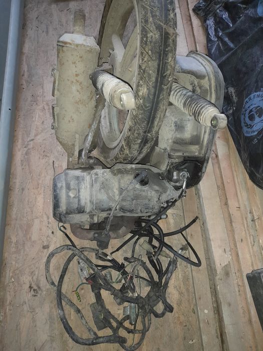 Motor scuter honda sh 50 2 timpi