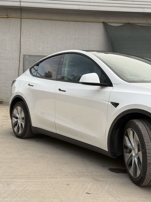 Tesla Model Y 2021 Dual motor