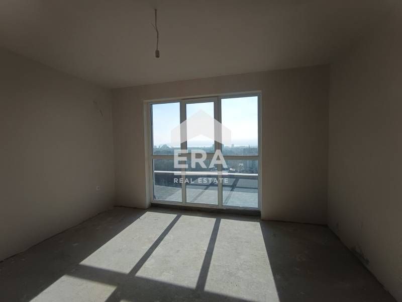 Тристаен апартамент в нова кооперация с Акт 16 в кв. "Изгрев" за прода