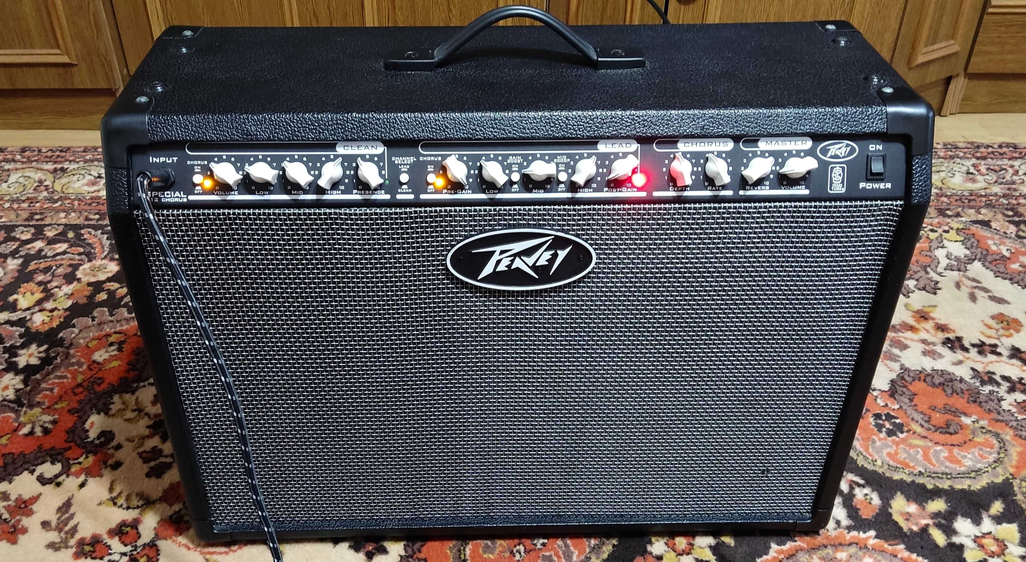 Peavey Special Chorus 212