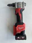 Milwaukee M12 BPRT pistol ponituri