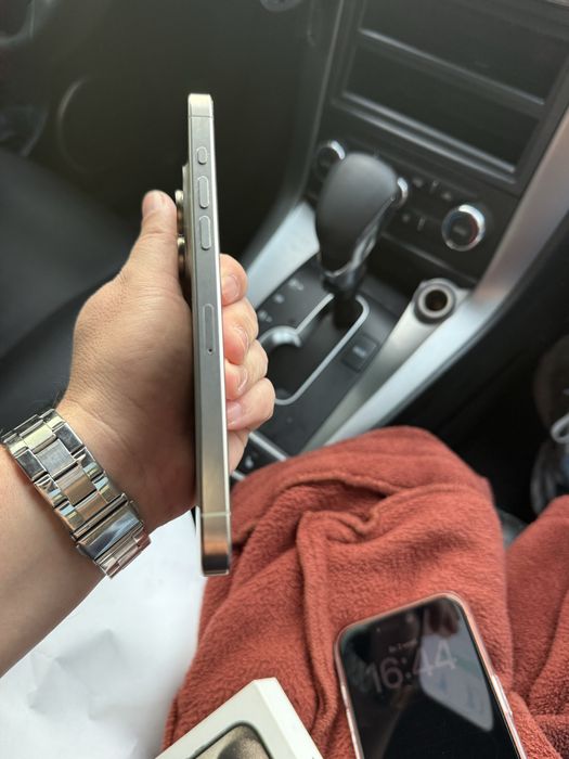 Iphone 15 max 256 2 sim naturalni titan