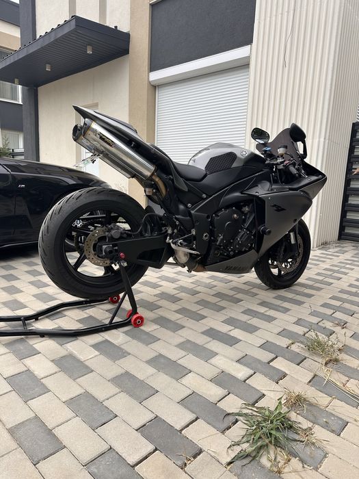 Yamaha R1 Big Bang 2013