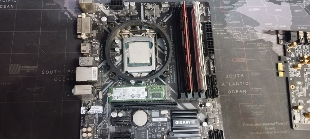 Материнская плата