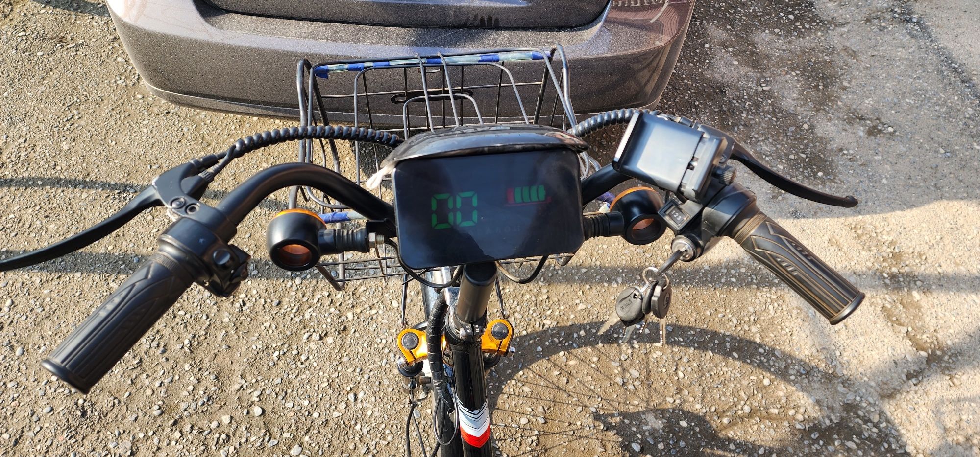 Velosiped Avalon elektrda yuradi 50km/soat tezlikda harakatlanadi