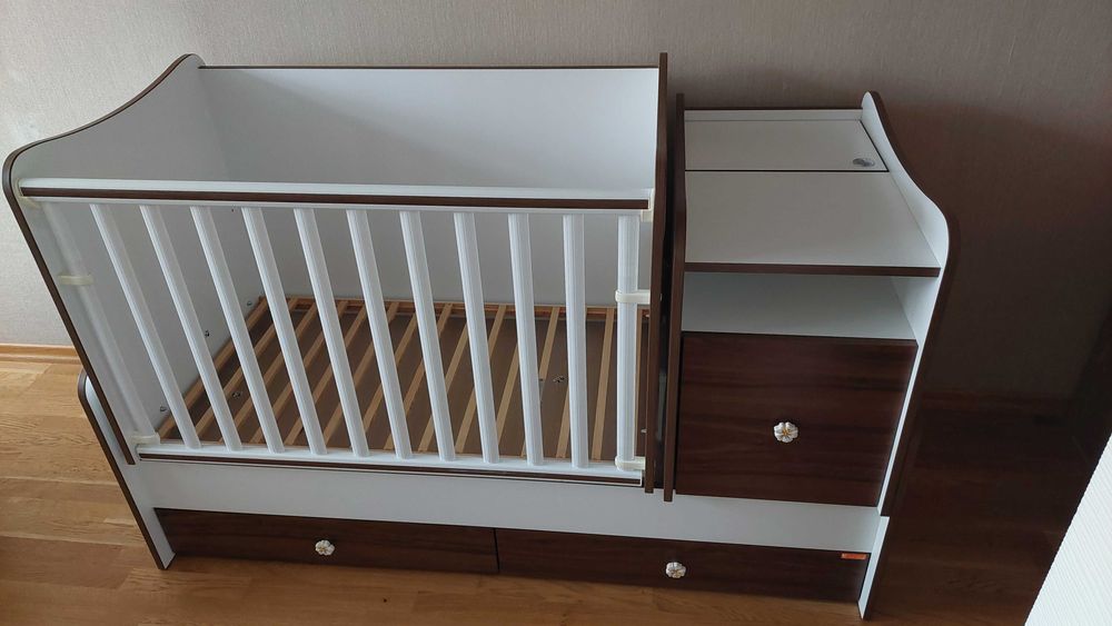 Трансформираща бебешка кошара/легло/бюро Lorelli Trend Plus + матрак