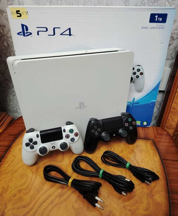 PlayStation 4 SLIM (взломанная версия 9.0)