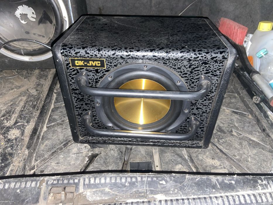 Сабвуфер в хорошем состоянии