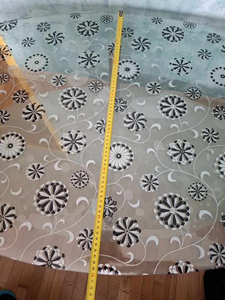Vând masă de sticlă