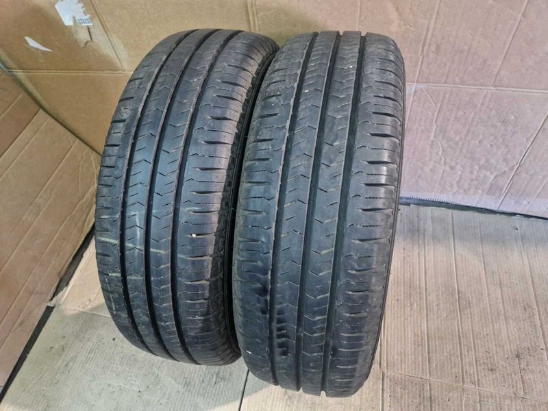 2 Nexen R15С 215/70/ 
летни бусови гуми DOT0921