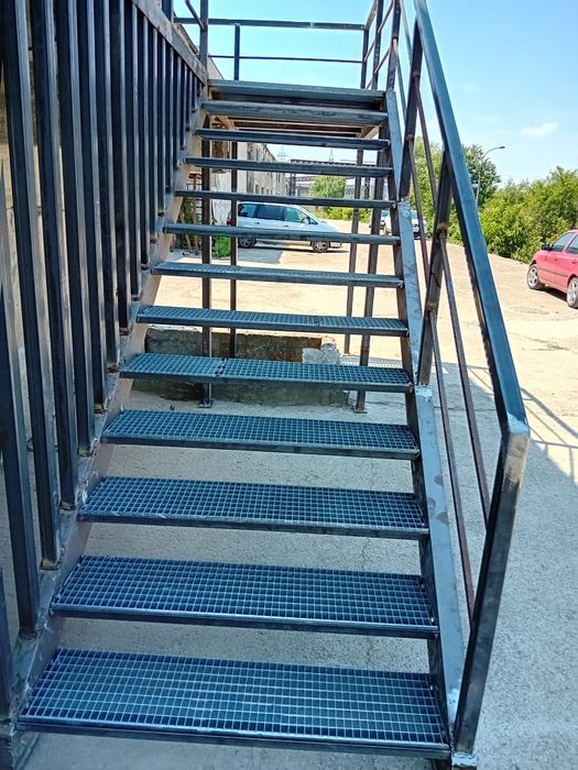 Scara metalica zincata 4mm grosime noi