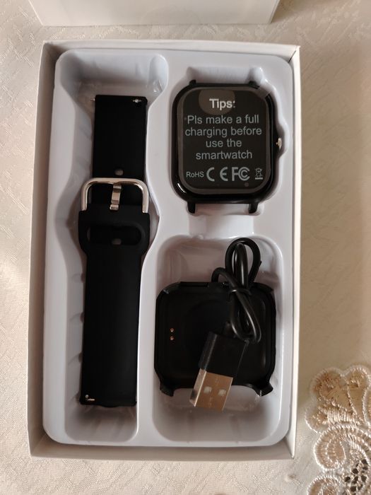 Ceas smart nou la cutie