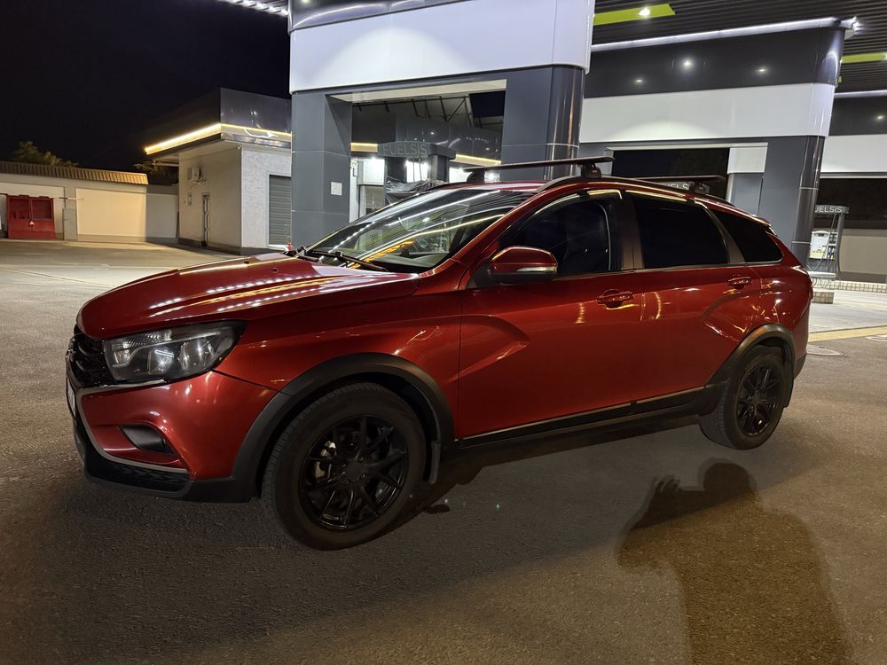 Срочна сотилади Лада веста кросс 1.8 автомат